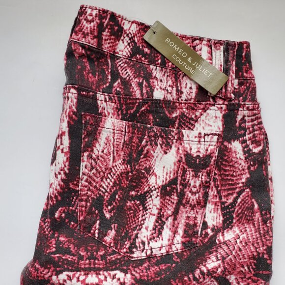 Women's Snakeskin Print Skinny Jeans Reptile Print Burgundy Merlot Pockets sz 30 - Picture 11 of 13